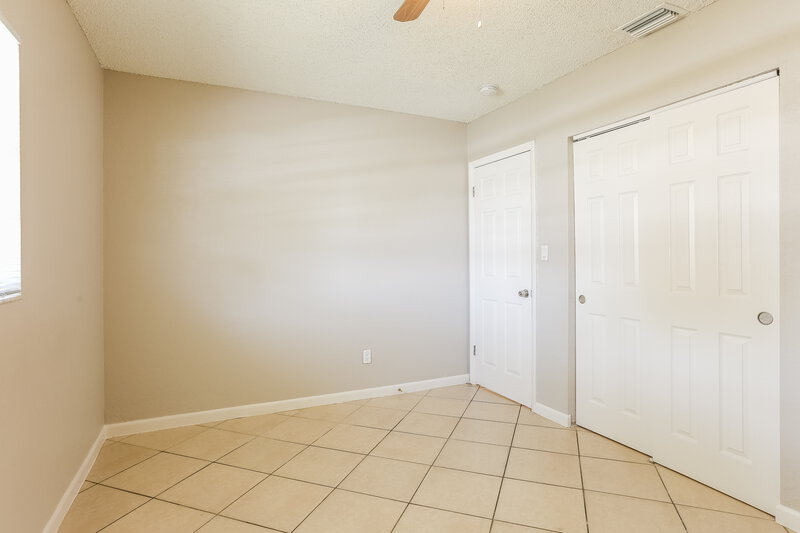 2,565/Mo, 357 Nw 6 Ct Deerfield Beach, FL 33441 Main Bedroom View 2