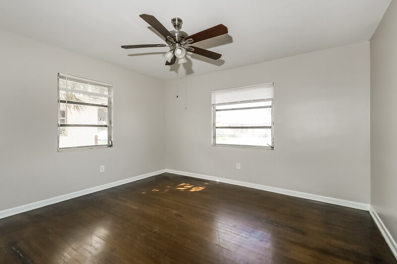 3,030/Mo, 926 S B Street Lake Worth Beach, FL 33460 Bedroom View 2