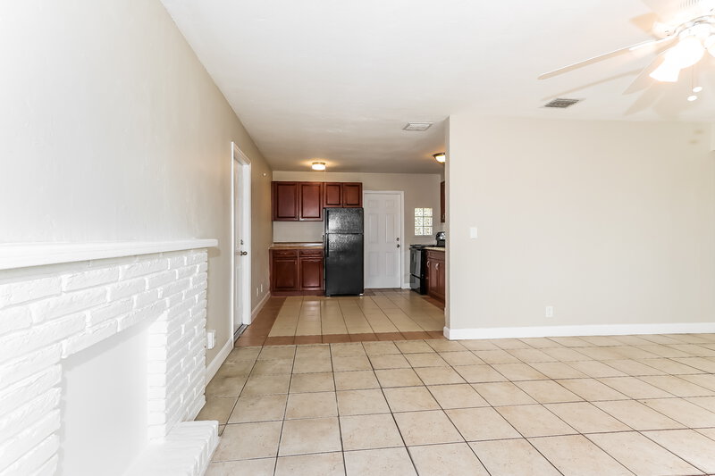 2,585/Mo, 647 Beech Road West Palm Beach, FL 33409 Living Room View 2
