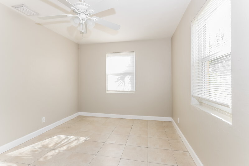2,585/Mo, 647 Beech Road West Palm Beach, FL 33409 Main Bedroom View