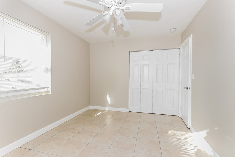 2,585/Mo, 647 Beech Road West Palm Beach, FL 33409 Main Bedroom View 2