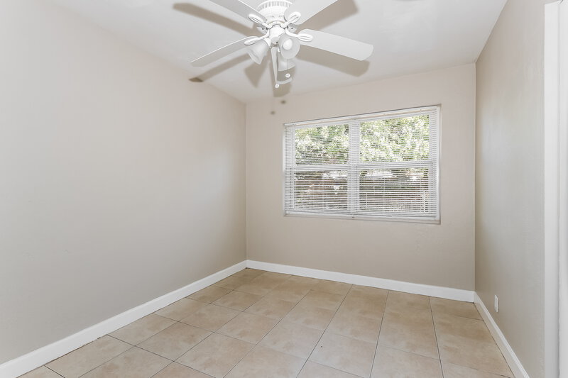 2,585/Mo, 647 Beech Road West Palm Beach, FL 33409 Bedroom View 3
