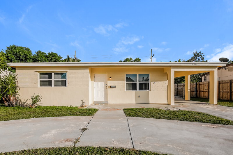 2,420/Mo, 6530 Miramar Parkway Miramar, FL 33023 External View