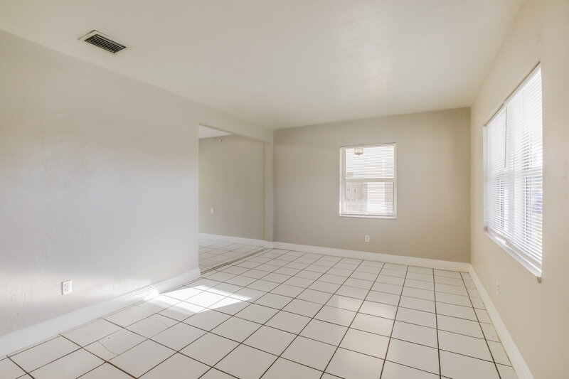 2,420/Mo, 6530 Miramar Parkway Miramar, FL 33023 Living Room View 2