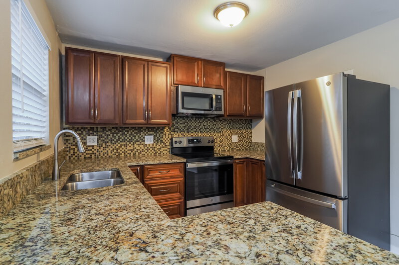 2,430/Mo, 3705 William Street West Palm Beach, FL 33403 Kitchen View 2