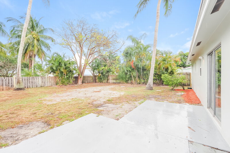 2,430/Mo, 3705 William Street West Palm Beach, FL 33403 Rear View 2