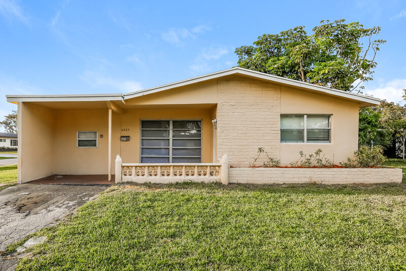 2,075/Mo, 6885 NW 27th Court Sunrise, FL 33313 External View