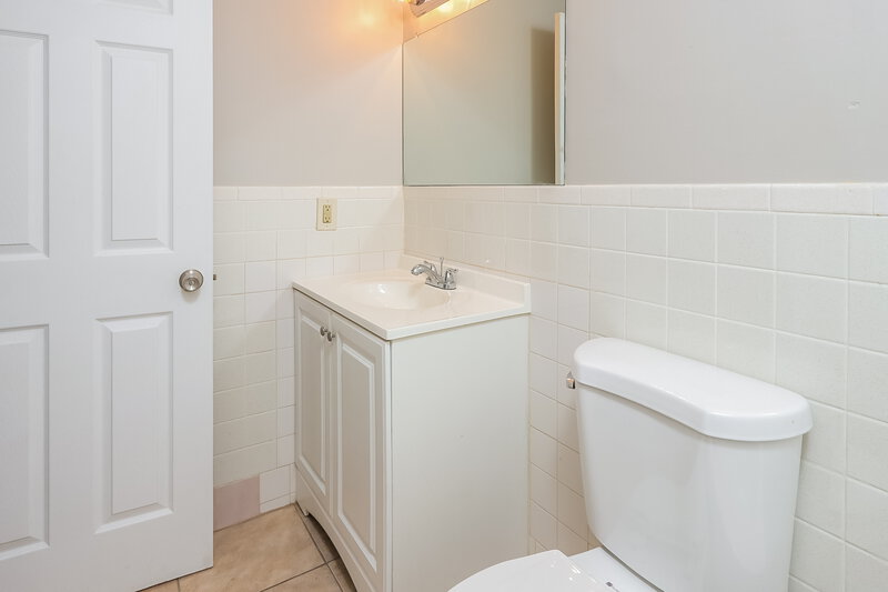 2,015/Mo, 1941 SE Oxmoor Terrace Port Saint Lucie, FL 34952 Bathroom View 2