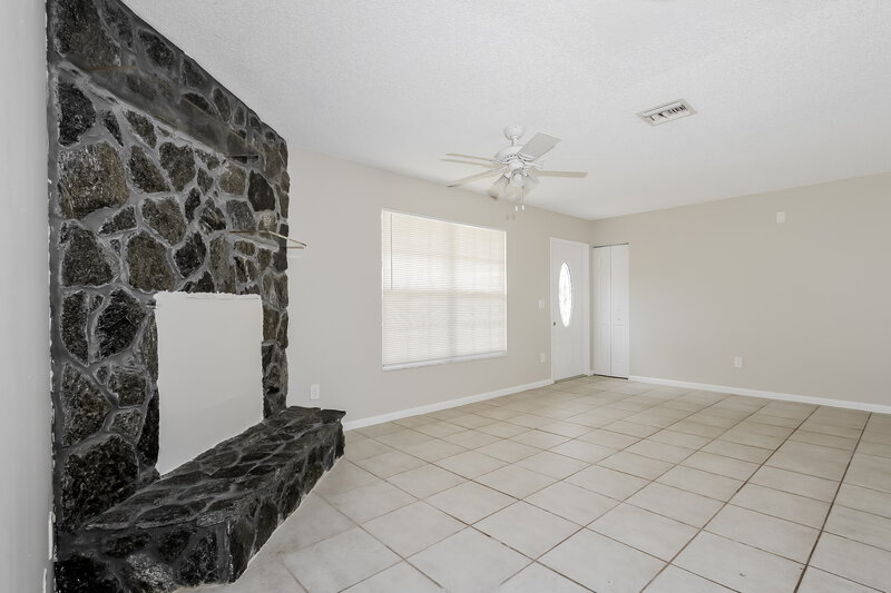 2,515/Mo, 11035 61st Street N West Palm Beach, FL 33412 Living Room View 4