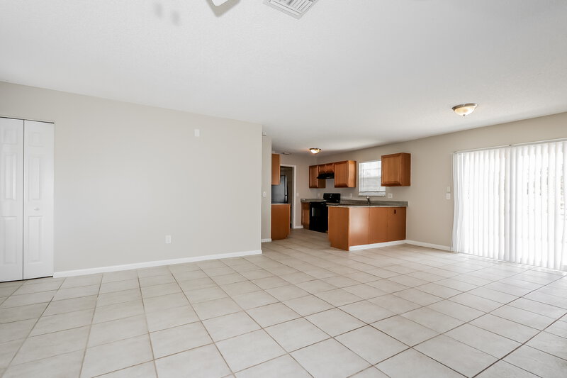 2,515/Mo, 11035 61st Street N West Palm Beach, FL 33412 Living Room View 5
