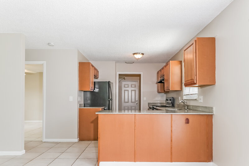 2,515/Mo, 11035 61st Street N West Palm Beach, FL 33412 Kitchen View 3
