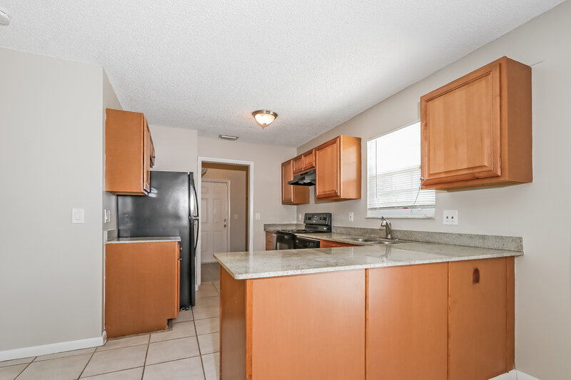 2,515/Mo, 11035 61st Street N West Palm Beach, FL 33412 Kitchen View 4