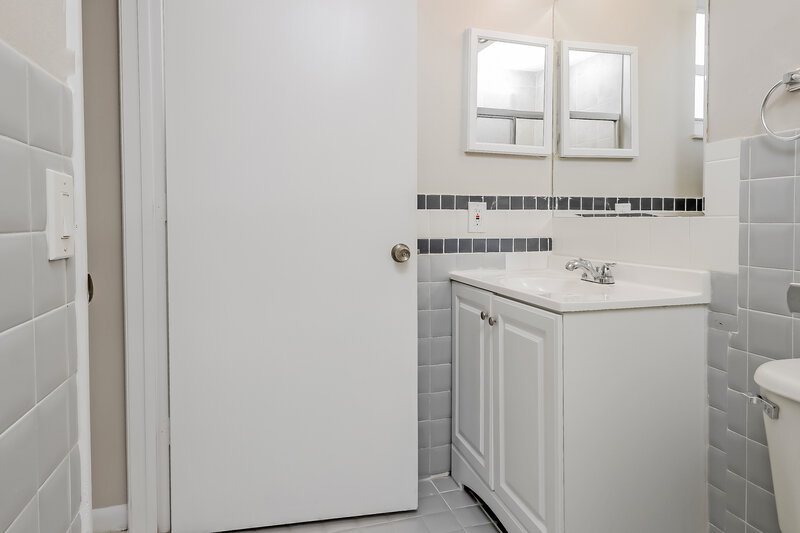 2,515/Mo, 11035 61st Street N West Palm Beach, FL 33412 Main Bathroom View