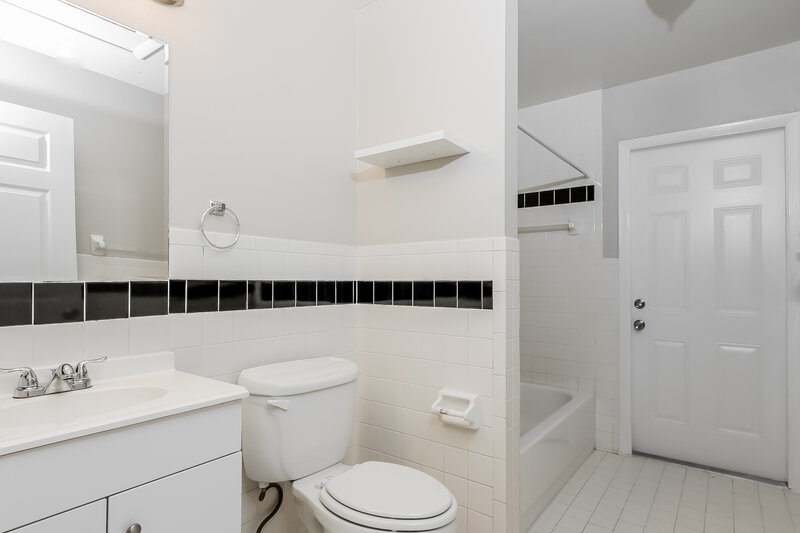 2,515/Mo, 11035 61st Street N West Palm Beach, FL 33412 Bathroom View