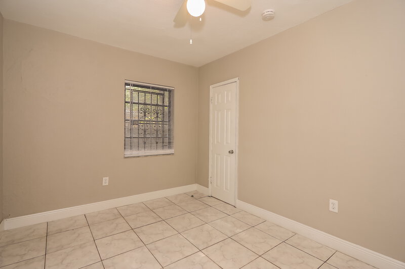 3,245/Mo, 15420 NW 27th Place Miami Gardens, FL 33054 Master Bedroom View 2