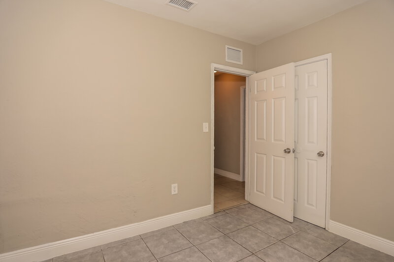 3,245/Mo, 15420 NW 27th Place Miami Gardens, FL 33054 Bedroom View 6
