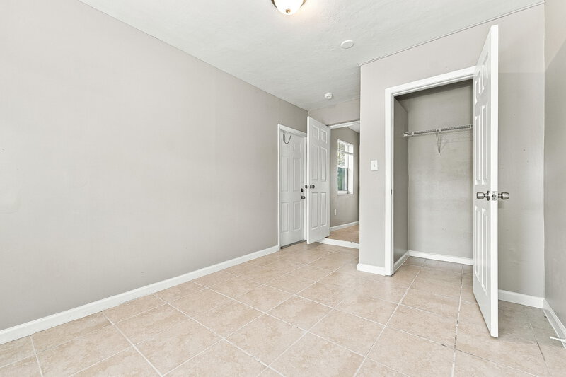 2,115/Mo, 4502 Greenwood Ave West Palm Beach, FL 33407 Bedroom View