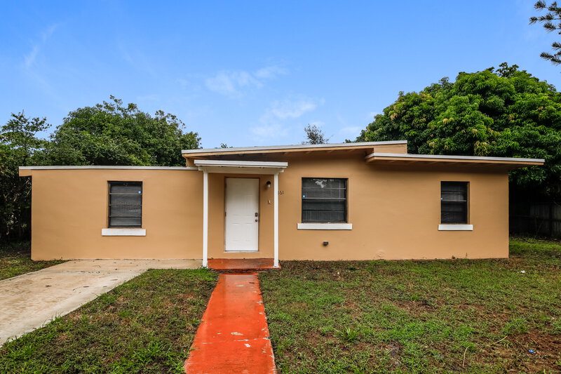 2,540/Mo, 1161 NW 139th Street Miami, FL 33168 External View