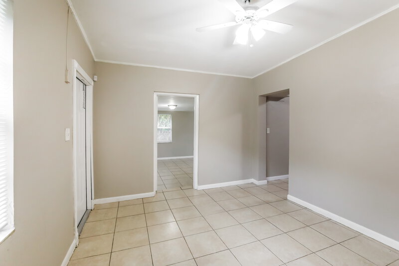 2,540/Mo, 1161 NW 139th Street Miami, FL 33168 Living Room View