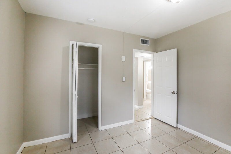 2,540/Mo, 1161 NW 139th Street Miami, FL 33168 Bedroom View 2