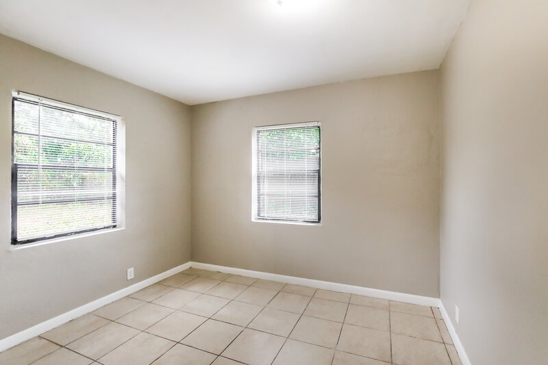 2,540/Mo, 1161 NW 139th Street Miami, FL 33168 Bedroom View 3