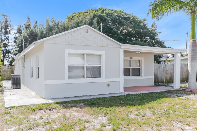 2,585/Mo, 1180 S Ridge Road Lantana, FL 33462 Front View 2