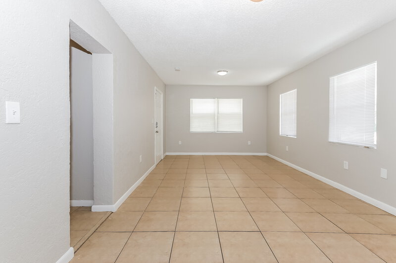 2,585/Mo, 1180 S Ridge Road Lantana, FL 33462 Living Room View 2