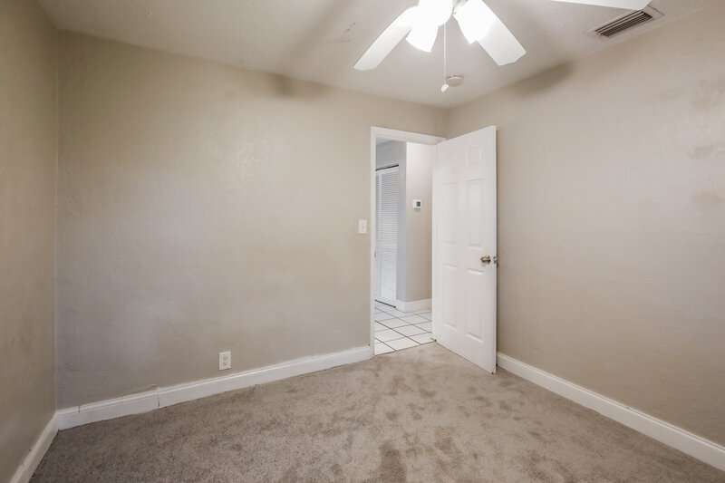 2,105/Mo, 1311 NE 33rd Street Pompano Beach, FL 33064 Bedroom View 2