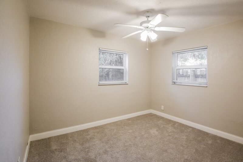 2,105/Mo, 1311 NE 33rd Street Pompano Beach, FL 33064 Bedroom View 3