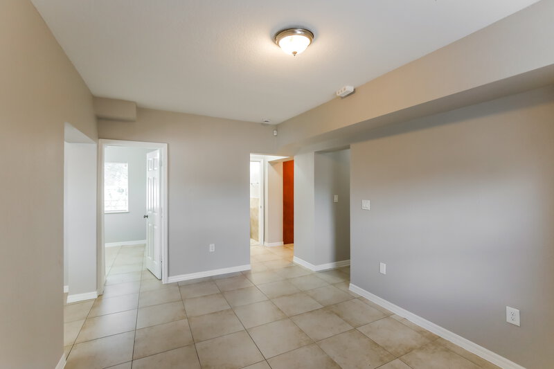 2,280/Mo, 2330 Nw 153 St Miami Gardens, FL 33054 Living Room View 3