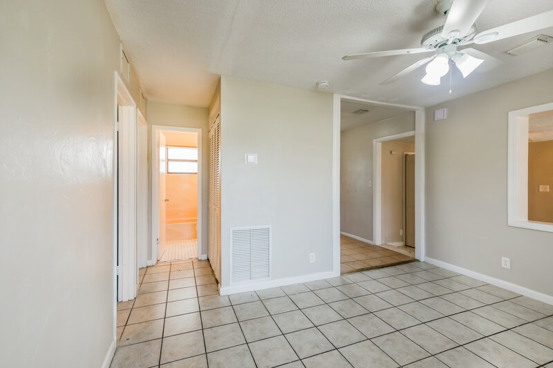3,110/Mo, 2797 NE 12th Avenue Pompano Beach, FL 33064 Living Room View 2