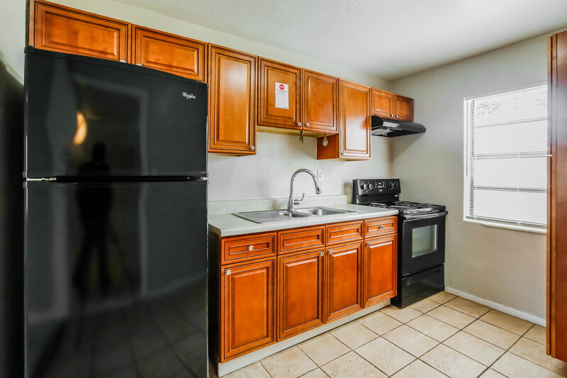 3,110/Mo, 2797 NE 12th Avenue Pompano Beach, FL 33064 Kitchen View