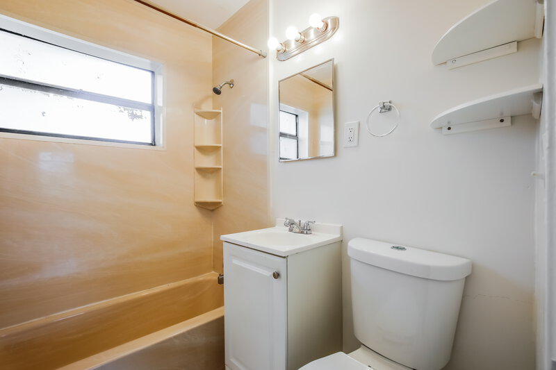 3,110/Mo, 2797 NE 12th Avenue Pompano Beach, FL 33064 Bathroom View