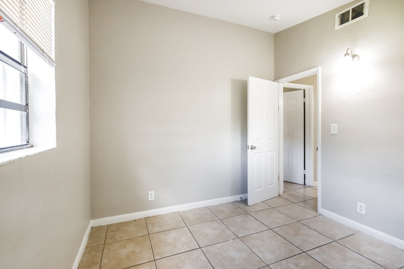 3,390/Mo, 1609 NW 16th Street Fort Lauderdale, FL 33311 Misc View 10