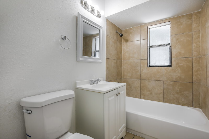2,695/Mo, 1609 NW 16th Street Fort Lauderdale, FL 33311 Misc View 14