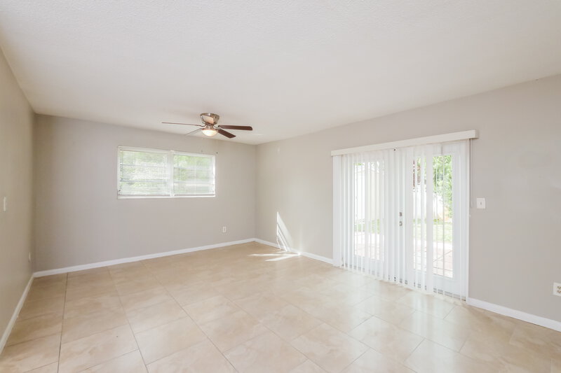 2,475/Mo, 4701 NW 11th Place Lauderhill, FL 33313 Dining Room View 2