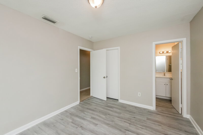 2,475/Mo, 4701 NW 11th Place Lauderhill, FL 33313 Main Bedroom View 2