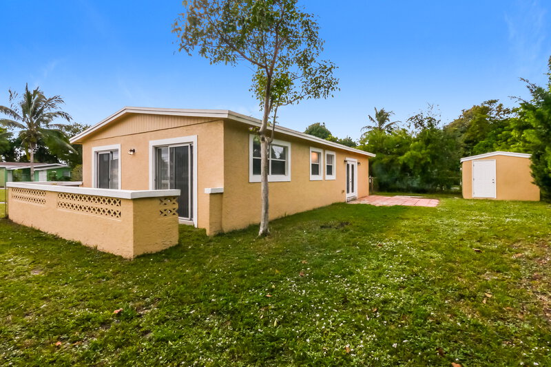 2,475/Mo, 4701 NW 11th Place Lauderhill, FL 33313 Rear View