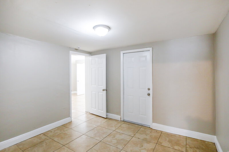 2,755/Mo, 1608 NW 16th Street Fort Lauderdale, FL 33311 Bedroom View