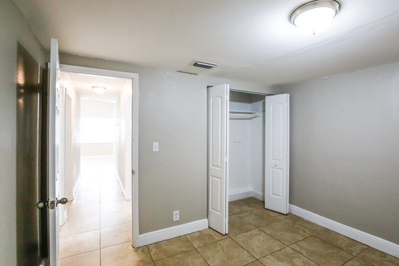 2,755/Mo, 1608 NW 16th Street Fort Lauderdale, FL 33311 Bedroom View 2