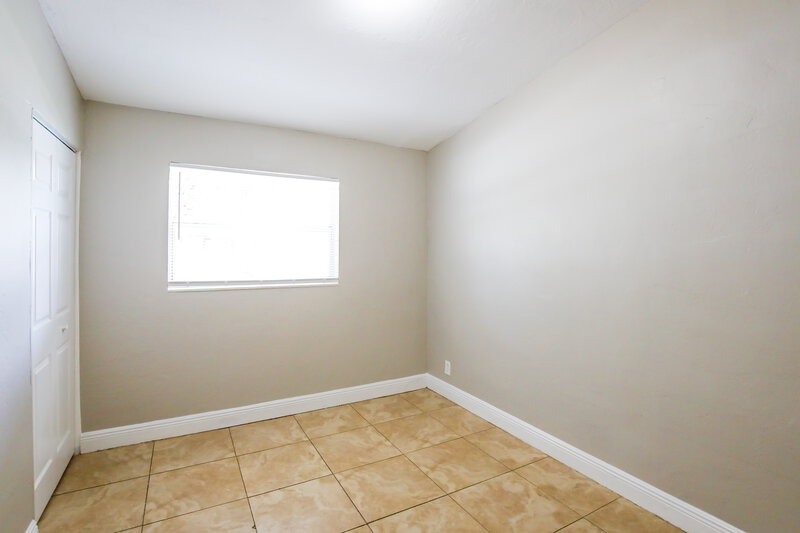 2,755/Mo, 1608 NW 16th Street Fort Lauderdale, FL 33311 Bedroom View 3