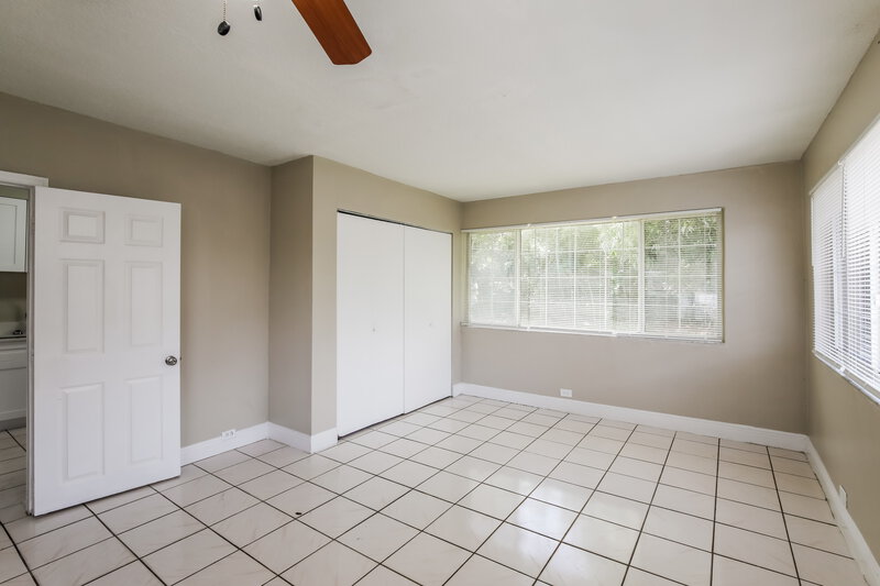 2,705/Mo, 1100 NW 143rd Street Miami, FL 33168 Misc View 3