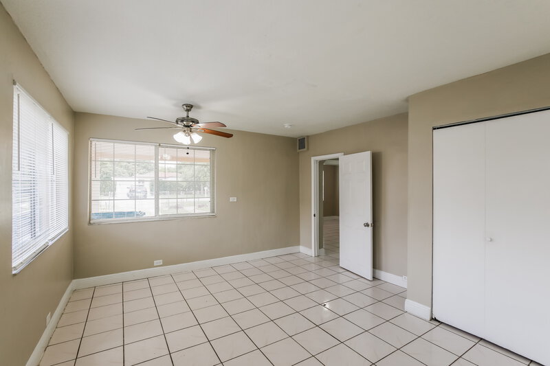 2,705/Mo, 1100 NW 143rd Street Miami, FL 33168 Misc View 4