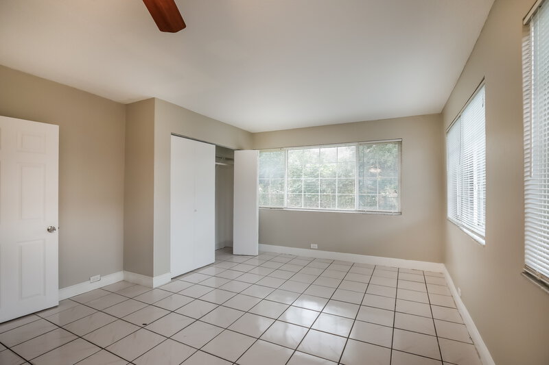 3,740/Mo, 1100 NW 143rd Street Miami, FL 33168 Dining Room View 2