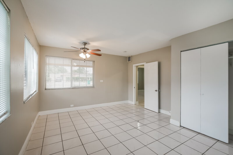 3,740/Mo, 1100 NW 143rd Street Miami, FL 33168 Dining Room View 3