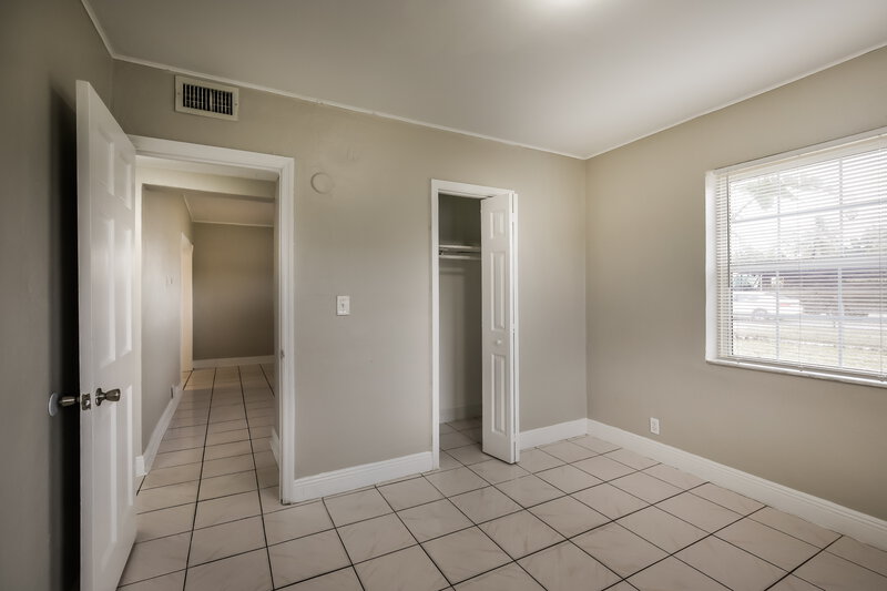 3,740/Mo, 1100 NW 143rd Street Miami, FL 33168 Main Bedroom View