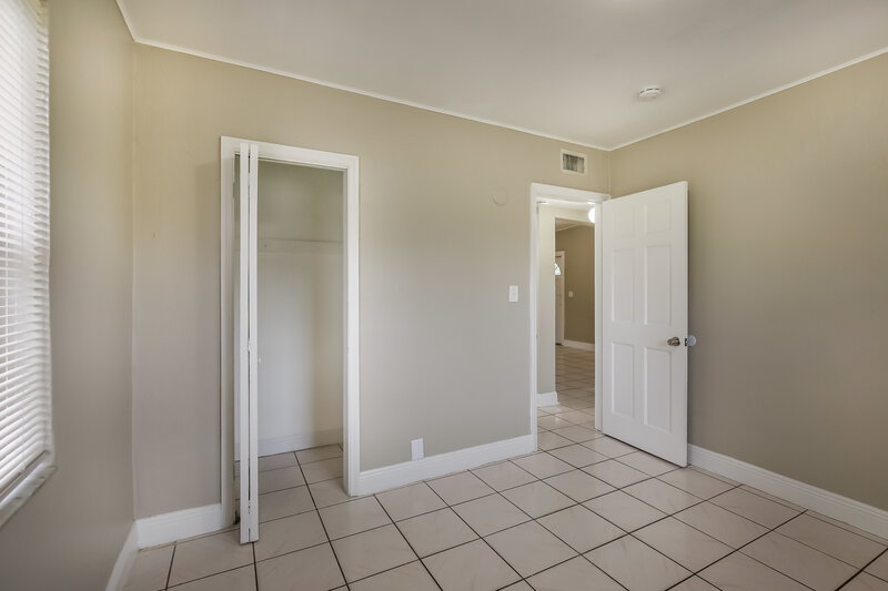 3,740/Mo, 1100 NW 143rd Street Miami, FL 33168 Main Bedroom View 3