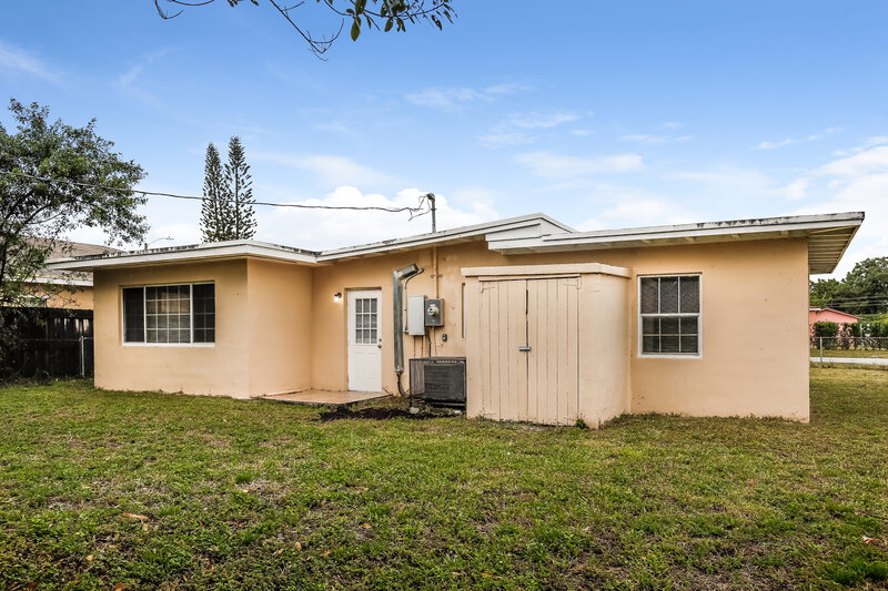 3,740/Mo, 1100 NW 143rd Street Miami, FL 33168 Rear View