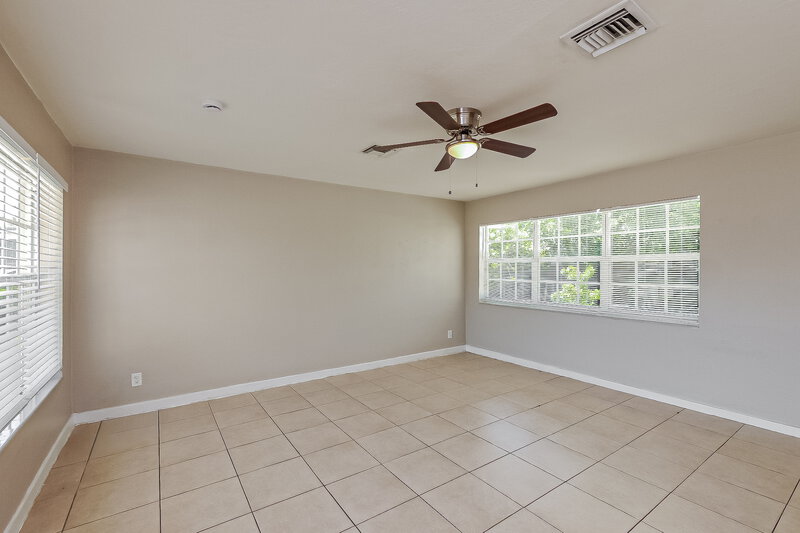 2,515/Mo, 1107 Nw 15 Ct Fort Lauderdale, FL 33311 Living Room View