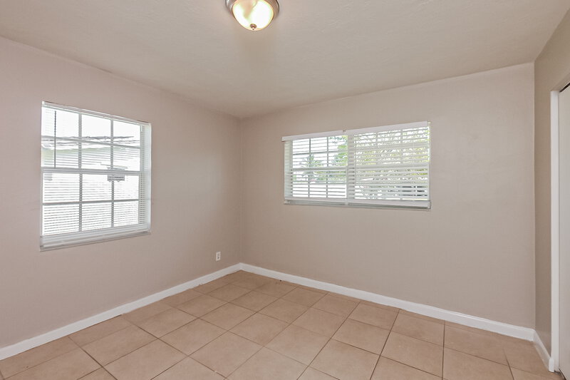 2,515/Mo, 1107 Nw 15 Ct Fort Lauderdale, FL 33311 Bedroom View